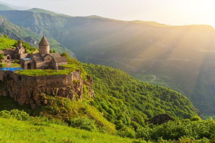 Armenien und Iran Zwischen Abendland und Orient (14 Tage) Yerevan Sevan