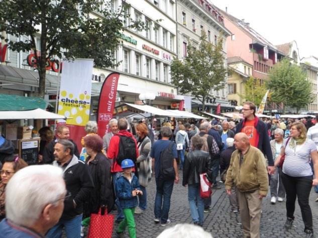 Oktober 2014 in Thun geschätzte 10'000 interessierte Besucherinnen und Besucher.