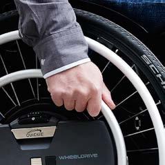 Der grössere "Assistenz-Greifreifen" ermöglicht einen elektrischen Zusatzantrieb, um Ihren Rollstuhl einfacher vorwärts zu bewegen. Fahren ohne Anstrengung?