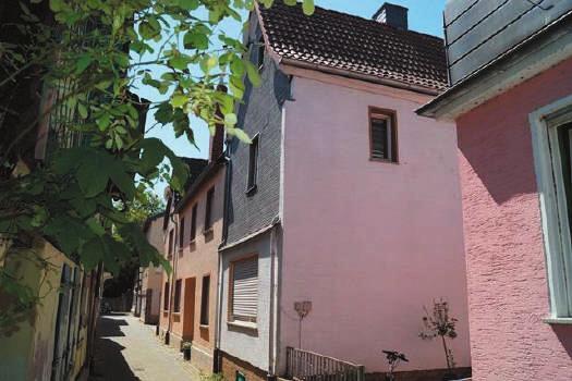 Neuwied / Feldkirchen Erpel Online-Nr: 7171178 Ockenfels 3 ZKB, 76 m² Wohnfläche, 176 m² Grundstück, Baujahr 1800, gut gelegen, Haus ist aktuell vermietet Kleines sucht neuen Eigentümer.