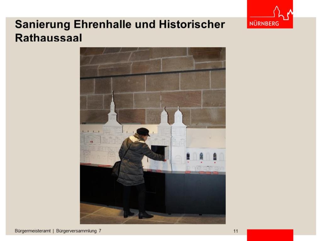 Die Ehrenhalle und der Historische Rathaussaal im Rathaus Wolffscher Bau wurden eineinhalb Jahre lang für drei Millionen Euro saniert. Im November 2018 konnten beide neu eröffnet werden.