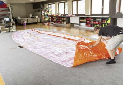 When folding the glider it is advisable not to bend the rods in the leading edge. If the wing is wet or even only damp when being packed, it should be fully dried as soon as possible.