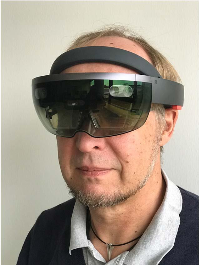 Hololens als Wearable Immersive AR (Mixed Reality) real erscheinende virtuelle Objekte Potential Indoor Use Video- / Fotoaufnahme der AR Szenario: Einrichtung eines Raums