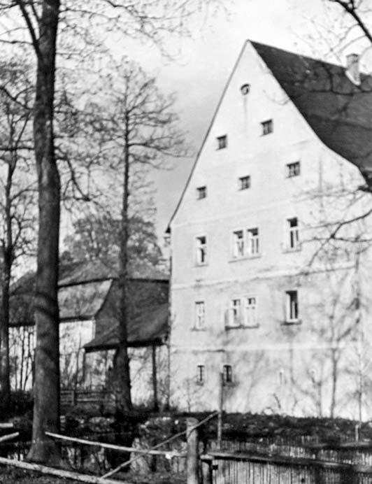 In der Ortschronik von Zollgrün geblättert Das Rittergut war ursprünglich im Besitz der Familie von Kospoth, vielleicht schon zuvor des Gottschalk von Machwitz.