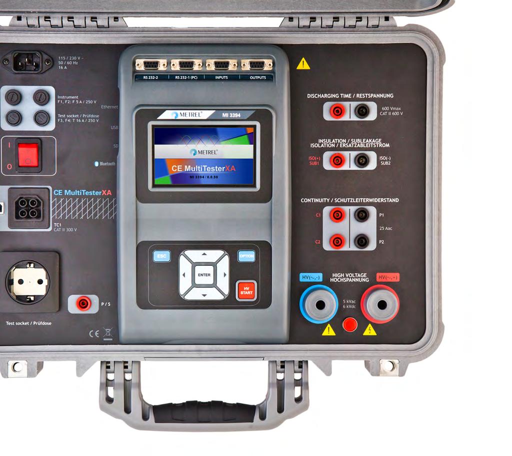 Geräte Merkmale Der MI 3394 CE MultiTesterXA ist ein tragbares Messgerät für die elektrische Sicherheitsprüfung und CE-Zertifizierung von elektrischen Geräten, Maschinen und Schaltschränken während