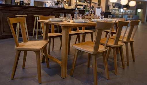 CAMPANO klassisch schlicht und schön Tische und Stühle aus hochwertigem, massivem Eichenholz in Natur oder Tabak gebeizt, mit