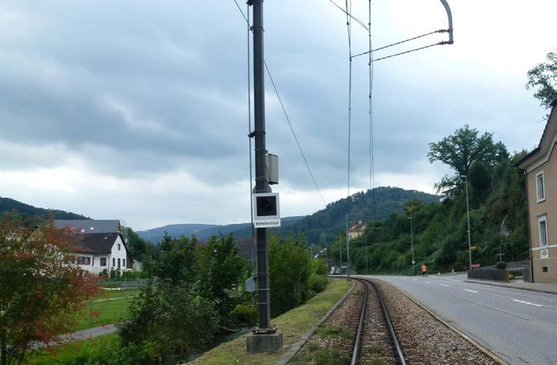 Das einwandfreie Funktionieren der Blinklichtanlage wird der Lokführerin oder dem Lokführer durch das Kontrolllicht (Foto 6) bei Mast 254 angezeigt.