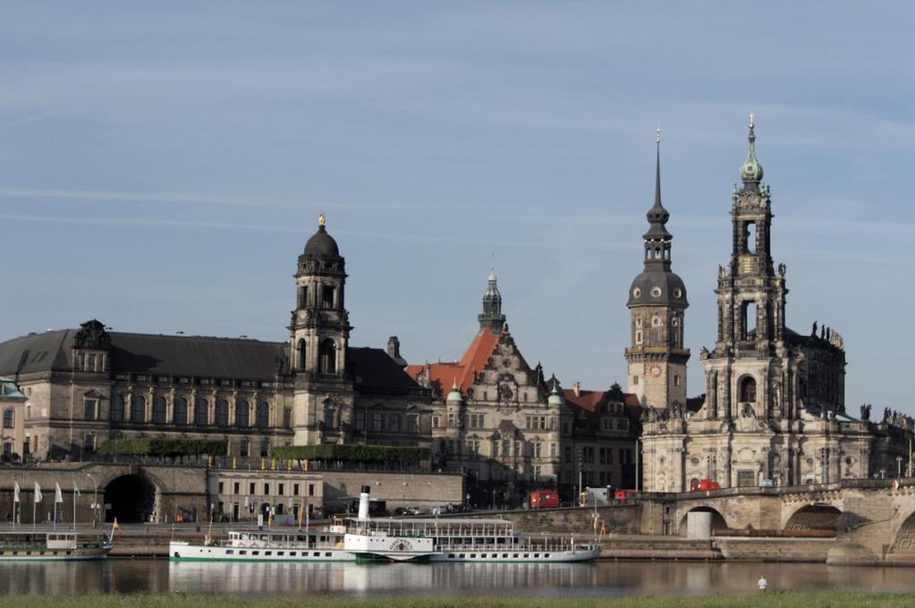 Vier-Tagestour Busreise nach Dresden mit Tagestouren Von Montag, 10. September bis Donnerstag 13. September 2018 findet unsere Viertagestour statt.