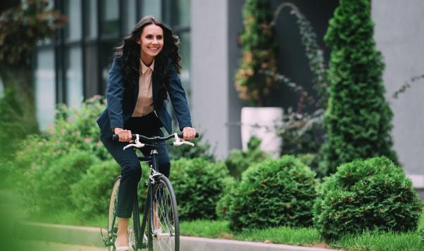 ALLES PRAKTISCH VOR DER TÜR. Erreichbarkeit und Mobilität sind wichtige Kriterien für den Standortvorteil Ihres Unternehmens.