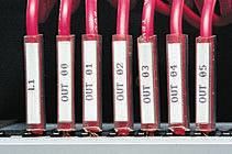 Kennzeichnung im elektrischen Bereich und in der Sprach- und Datenkommunikation Leitungs- und Kabelkennzeichnung DuraSleeve-Einsteckschilder Bedruckbare DuraSleeve-Einsteckschilder von Brady