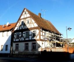 350 m² Etagen: 2 Bildschönes Fachwerkhaus Ein historisches Fachwerkhaus nahe Aschaffenburg! Ein denkmalgeschütztes Kleinod zum Herrichten!