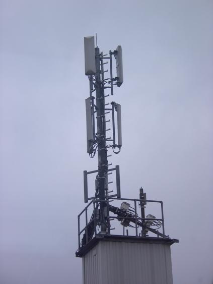 Elektromagnetische Immissionen in der Umgebung einer Sendeanlage für den GSM- und UMTS-Mobilfunk Rechnerische Abschätzung der zu erwartenden Immissionswerte für fünf Standortvarianten Auftraggeber: