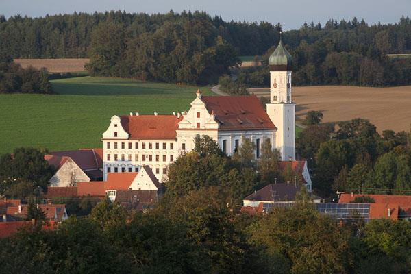 Kulturlandkreis Günzburg Bayerisches Schulmuseum Ichenhausen: Bis zu einer Million Euro vom Freistaat Webereimuseum Ziemetshausen Ehemalige