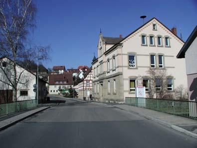 Rathausstraße: Die Rathausstraße ist die wichtigste Verbindung von nördlichem und