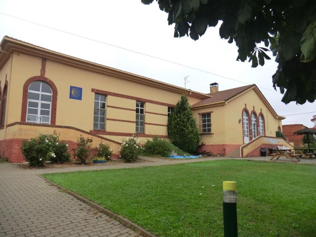 Valverde de la Virgen mit Besuch der Kirche mit meinem Lied: Laudate omnes gentes, San