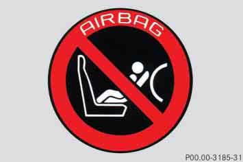 Sollten Sie dennoch auf dem Beifahrersitz ein Kind in einer Kinder-Rückhalteeinrichtung sichern, kann das Kind durch das Aufblasen des Airbags schwer oder sogar tödlich verletzt werden.