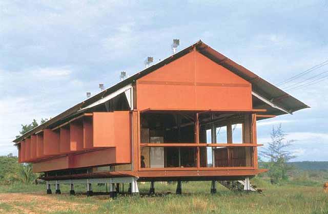 Beispiel neue Haustypen Marica-Alderton House, Nothern Territory, Australia _ 1991-1994 Architekt Klima (nach Neef) Temperatur Luftfeuchte Niederschlag Glenn Murcutt Tropisches Wechselkima im