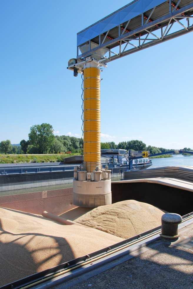 Eisenbahnverkehrsunternehmen Lokomotion. Abb. 5 BayWa Agrar hat Ende 2012 ihren Getreideumschlag im Regensburger Osthafen erweitert.