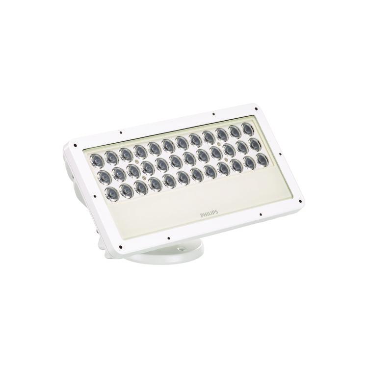 Bezeichnung BCP480 Lichtquelle Integriertes LED-Modul Wattzahl 50 W Abstrahlungswinkel 10, 20, 40, 60, 10 x 40 oder 80 x 90º Lichtstrom 1750 lm