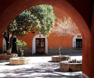 Das Hotel ist wie ein Museum: 1557 erbaut, wurde die Hacienda Cayara mit ihrem ersten Besitzer, Don Juan de Pendones, sowie alle weiteren Besitzern ein Schauplatz der