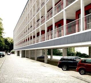 Nachverdichtung einmal anders Parkplatzüberbauung am Dantebad in München J.
