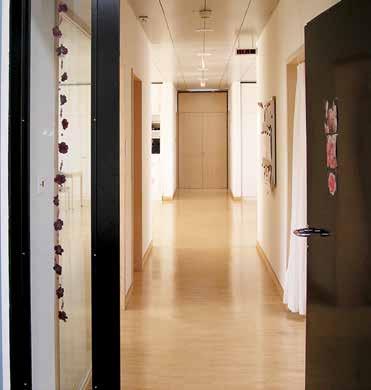 Das Neurologische Tageszentrum (NTZ) Die teilstationäre Einrichtung zur neurologischen Rehabilitation der Reha Rheinfelden bietet den Patientinnen und Patienten, die zu Hause wohnen können, die