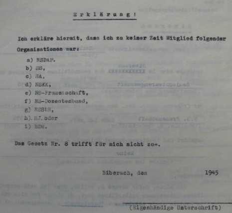 Entnazifizierung in Heilbronn Die Entscheidung der Spruchkammern B3. Blanko-Fragebogen zur Mitgliedschaft in der NSDAP oder einer ihrer Organisationen. Heilbronn-Biberach, 1945.