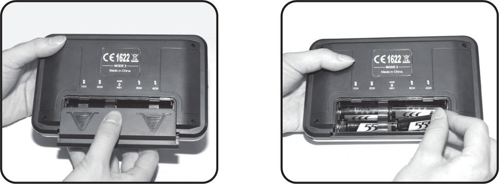 Entfernen Sie vorsichtig die Batterieabdeckung auf der Rückseite des Senders, indem Sie diese mit einer Hand herunterziehen, während Sie den Sender mit der anderen Hand halten. 2.