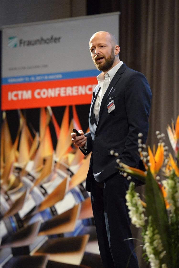 Bild 2: Professor Johannes Henrich Schleifenbaum spricht auf der ICTM Conference 2017 in Aachen über