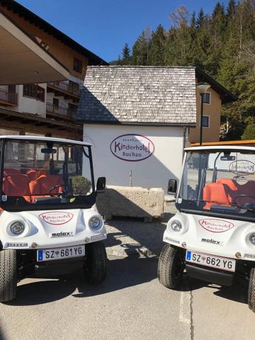 Golfwagen Vermietung Golfcars Ab sofort können Sie unsere neuen Golfcars mieten, und die Landschaft & den See rund um das Hotel erkunden.
