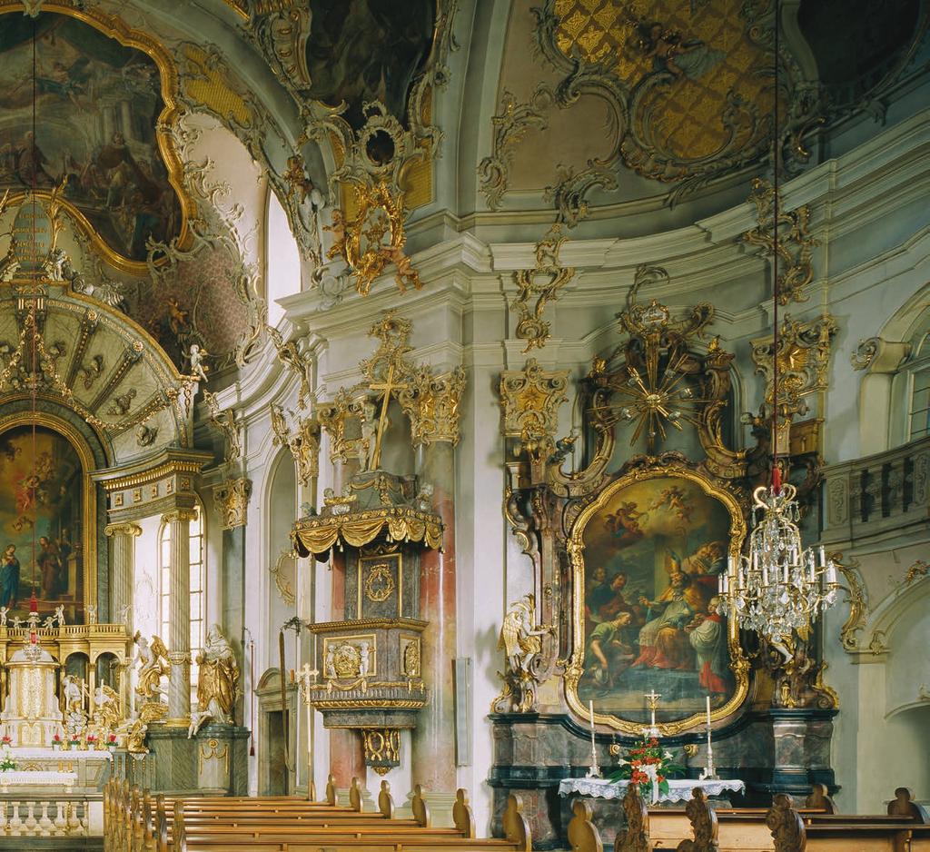 WÜRZBURG, KÄPPELE Die katholische Wallfahrtskirche Mariä Heimsuchung auf dem Nikolausberg (oben) ist