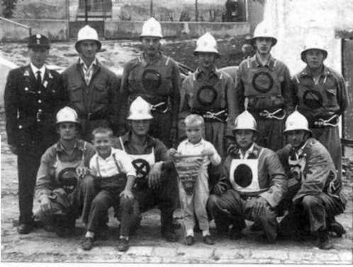 10 1968 Das Feuerwehrhaus in Grub wird renoviert und ein neues Tor angeschafft Die Wettkampftruppe erreicht beim