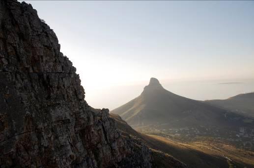 Steenberg/ Kapregion Der Golfplatz Steenberg gilt als einer der besten und schwierigsten Golfplätze Südafrikas und ist auf dem gleichnamigen Weingut zwischen Kapstadt und Simon s Town gelegen.