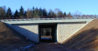 S192 bei AS Stollberg/ Nord: Einbau der Betonfahrbahn mittels