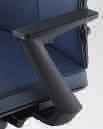 Armauflagen in links (+ 3 cm unter dem Sitz) verstellbar unter dem Sitz) verstellbar und um 30 Grad und um 30 Grad rechts/links schwenkbar. rechts/links schwenkbar. In schwarz, alufarbig oder poliert.