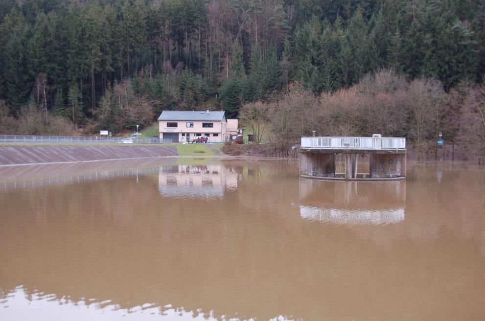 Hochwasserrückhaltebecken Marbach - Einzugsgebiet: 56 km² - Reduzierung des
