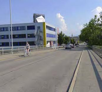 Heute ist die Route im Industriequartier für den Veloverkehr in mehreren Bereichen problematisch und weist mit der Einmündung Zeughausstrasse einen Unfallschwerpunkt auf (Foto 1).