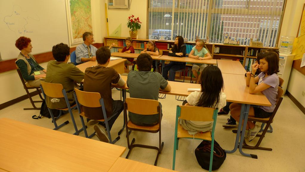 00 Uhr Peer Review an der Deutschen Schule Taipei (von Jens Kleindienst, Stellvertretender Schulleiter) Von Freitag, 12. März 2010, bis Mittwoch, 17.