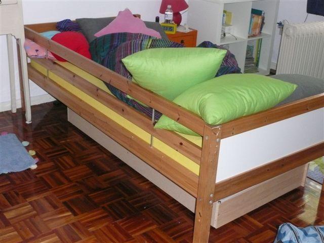 ausgezogen 1.80mx2m NT$ 2000 Kinderbett von Ikea.