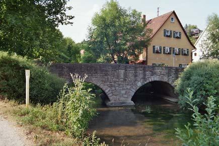 8 Nassauer-Bach-Brücke Massive