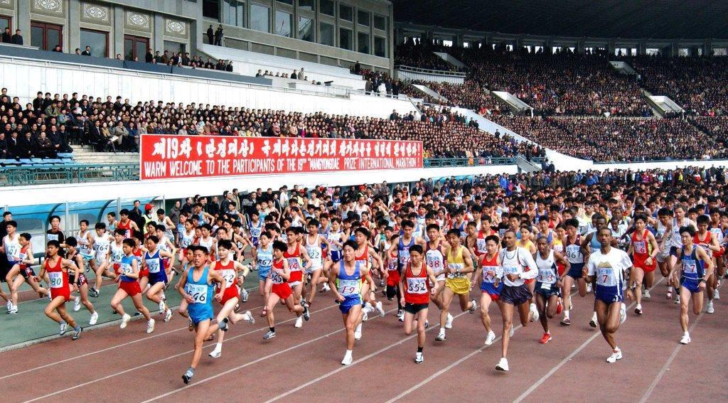 Events mit Go-East! 16 Der Pjöngjang-Marathon (offizielle Bezeichnung: Mangyongdae Prize Marathon) ist ein Marathon in der nordkoreanischen Hauptstadt Pjöngjang, der erstmals 1981 ausgetragen wurde.