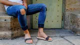 WITH REMOVABLE FOOTBED COVERED IN GENUINE LEATHER, ALSO FOR MEN