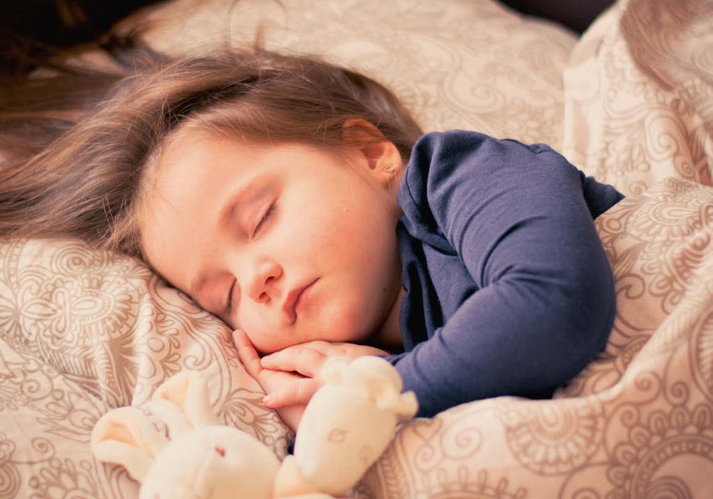 Schlafen in der Kita Körper und Gesundheit 4 Foto: Pixabay.com 4. Wie kleine Kinder schlafen Dass kleine Kinder anders schlafen als Erwachsene hat also gute Gründe.