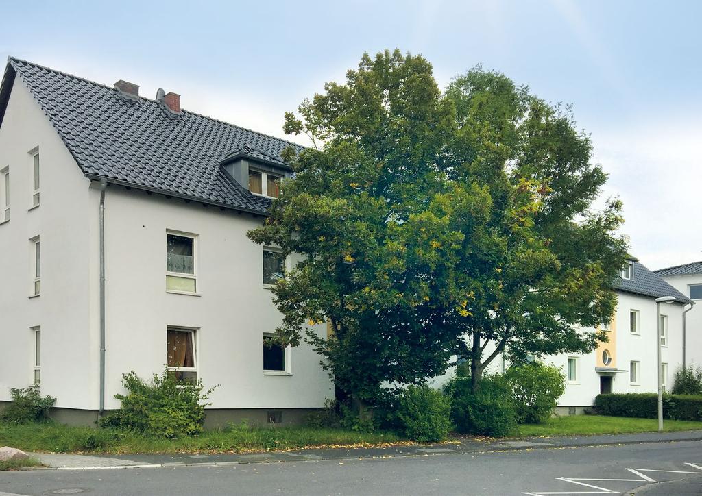 Raum zum Lieben! Das massiv erbaute 12-Parteienhaus befindet sich in einem gepflegten, ruhigem Wohnumfeld im Lilienweg, in Bonn-Duisdorf.