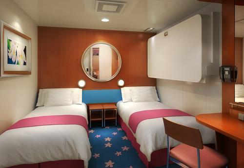 In den meisten Kabinen lassen sich die unteren Betten auch in ein Doppelbett umwandeln. Kategorie ID sind ca. 12 qm und verfügen über 2 untere Betten. Auf Deck 4 und 7.