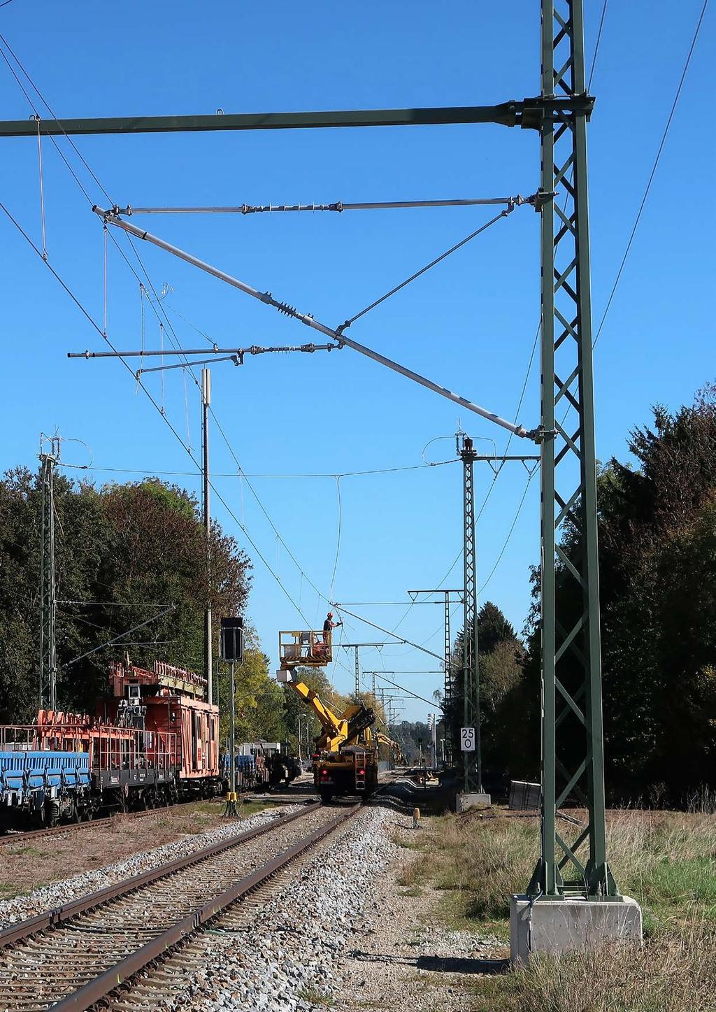 Oberbau Auf Teilabschnitten der Ausbaustrecke wird der Oberbau (Gleisanlagen, Weichen, Schienen) erneuert beziehungsweise ertüchtigt.
