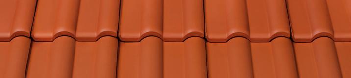 Durch den Austausch der sanierungsreifen Alteindeckung steigern Sie den Wert Ihres Daches nachhaltig dank absolut farb- und UV-beständiger Tondachziegel.