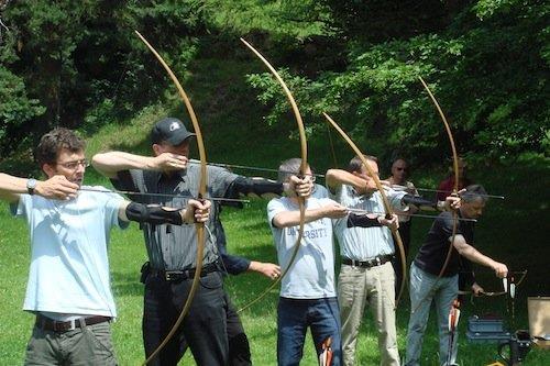8 Bogenschiessen Manch einer hat sich schon als Robin Hood oder Wilhelm Tell entpuppt und über die eigene Zielstrebigkeit gestaunt.