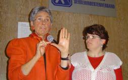 10 Nonverbale Kommunikation am Beispiel LORMEN Christine Oberndorfer (links),
