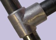 Um einwandfrei anklemmen zu können, müssen Aluminiumrohre unabhängig von der statischen Auslegung eine Mindestwanddicke von 2,5 mm